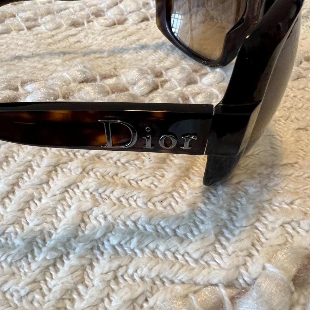 Dior 60’s Sunglasses - (Authentic) - Picture 3 of 5